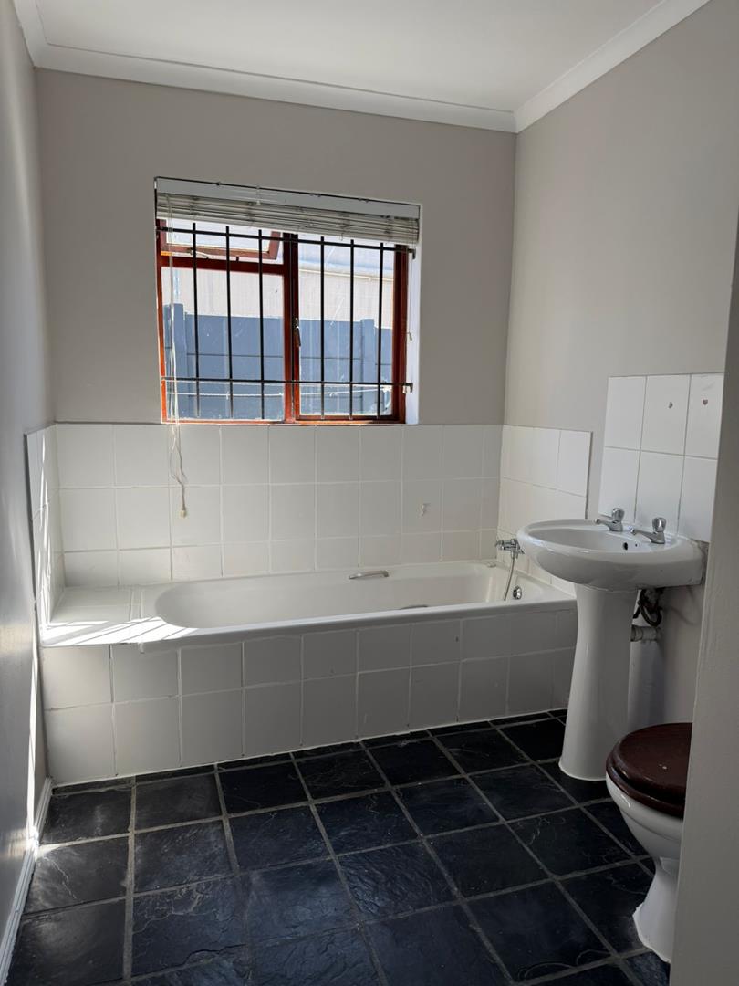 4 Bedroom Property for Sale in Milnerton Ridge Western Cape